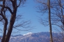 薄っすら雪の積もった山の写真素材02